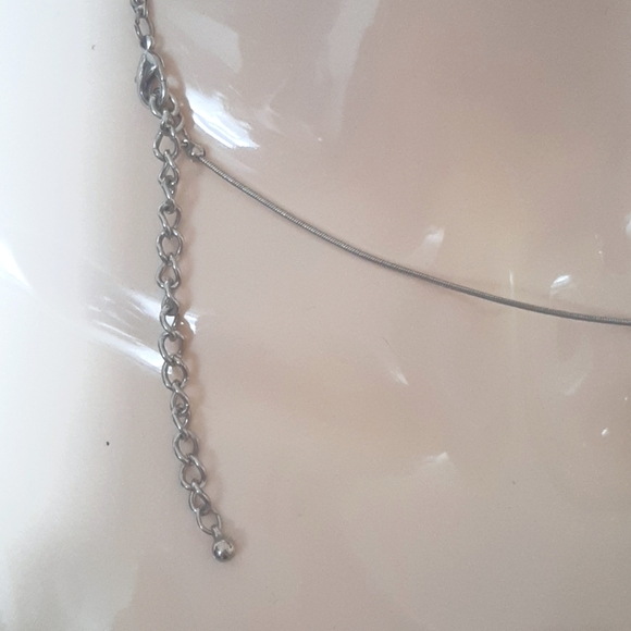 **3/$25** Shimmering Blue Necklace w Silver Tone Chain - Very Good Condition - Picture 3 of 3